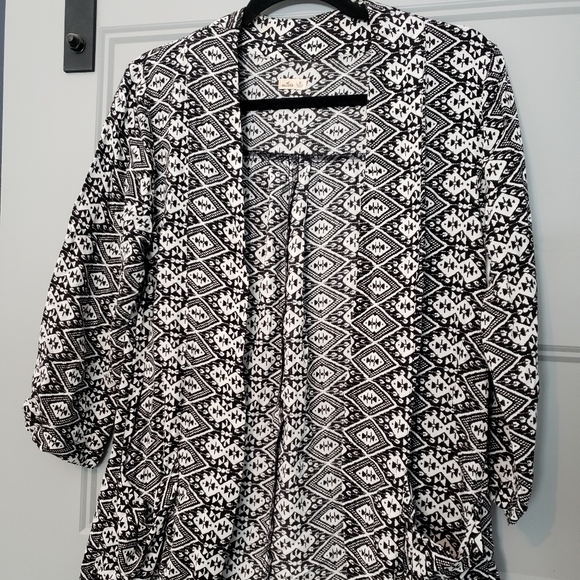 2/$20 Hollister black white kimono style loose open cardigan sz XS 3/4 sleeve - Picture 2 of 8
